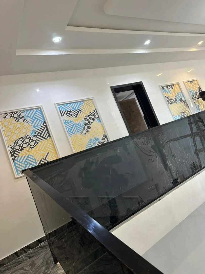 Grey Feature Wall and Gloss Corridor Finish